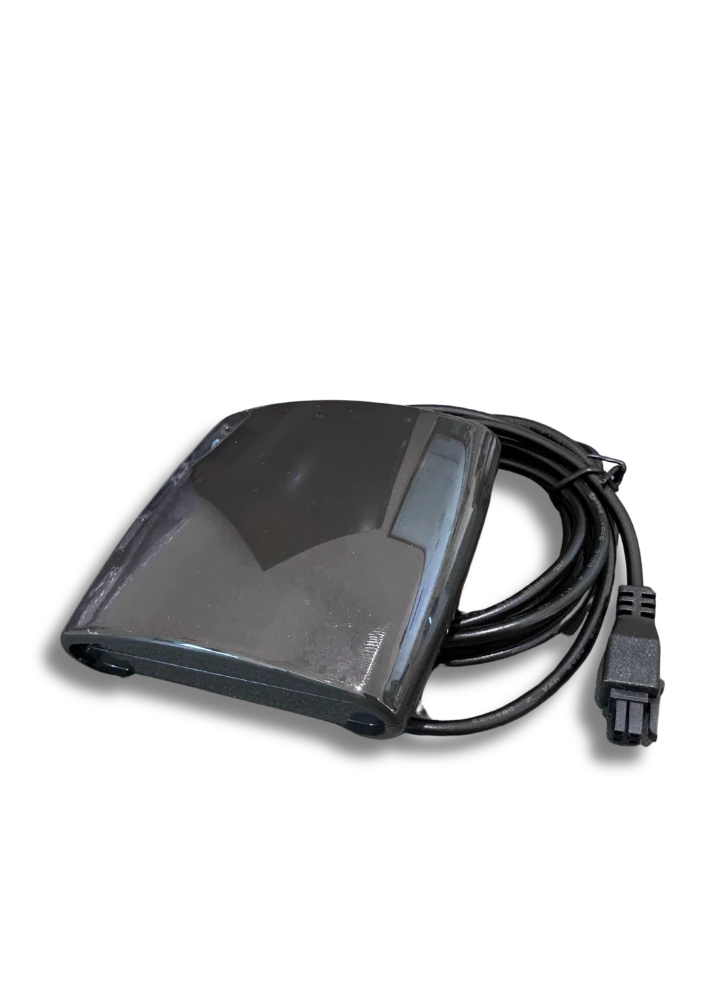 The Spapilot connected unit with its fitting cable.